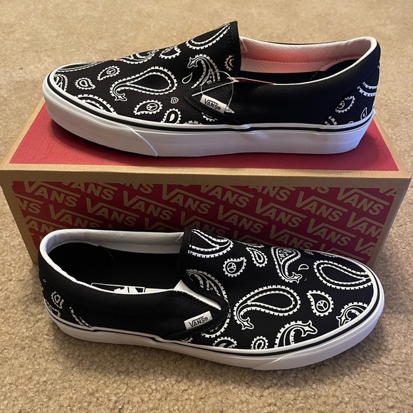 VANS Classic Slip On Peace Black Canvas Casual SB Shoes Men's Size VN0A5JMHB0E - Picture 1 of 5